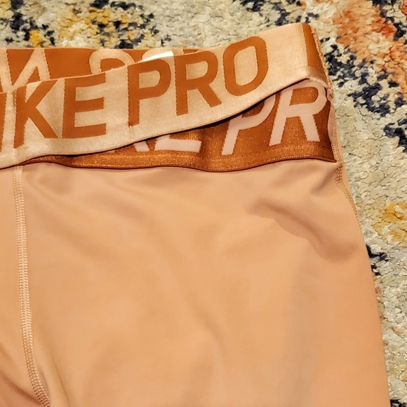 Nike Pro crossover waistband - Picture 3 of 4